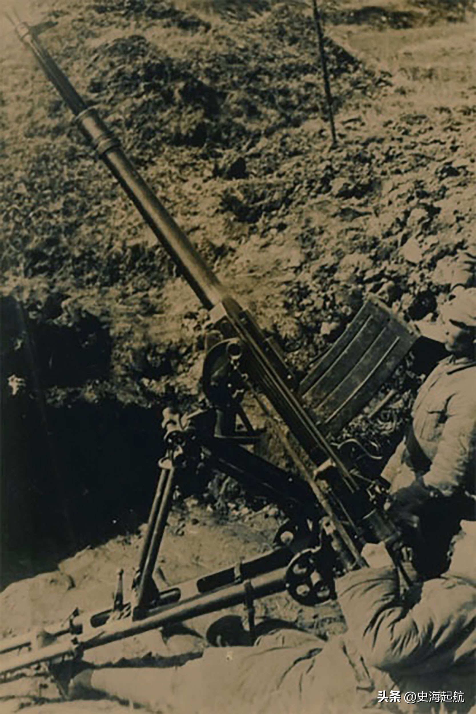 抗战时中国*队军***器武**照片：图3是国军的坦克，图6是国军的重机枪