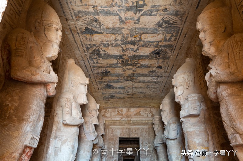 一半沙漠一半海洋图片,一半沙漠一半湖水