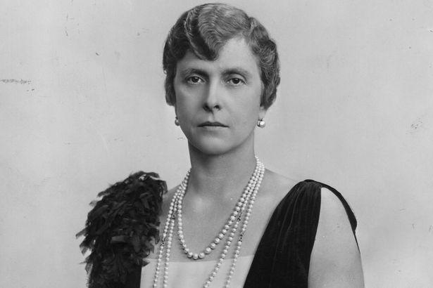 爱丽丝公主被追杀,爱丽丝公主被人抓了主要内容