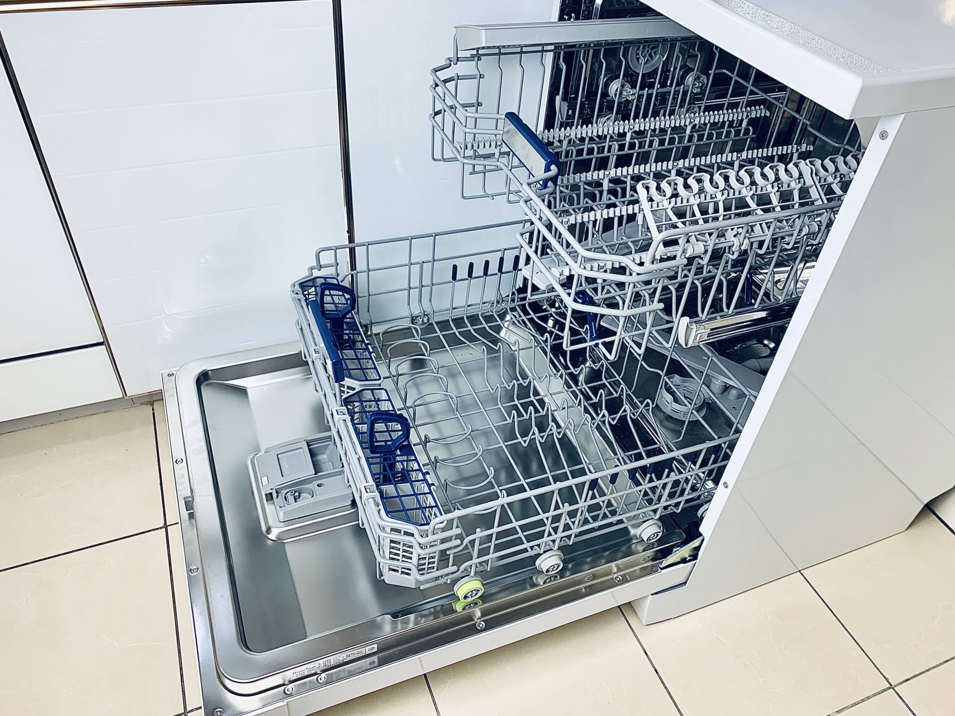 洗碗机尺寸怎么挑选好,洗碗机选购记好这8点