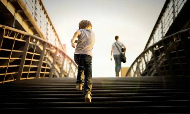 自律的孩子突然不自律怎么办,如果我们持续忽视缺乏自律的后果