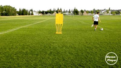 简单又实用的过人技巧足球,足球过人技巧空中摆动腿