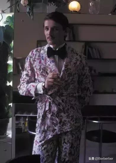 爱zuō、毒舌、抢好友的猫…这里有老佛爷15件不为人知的事！