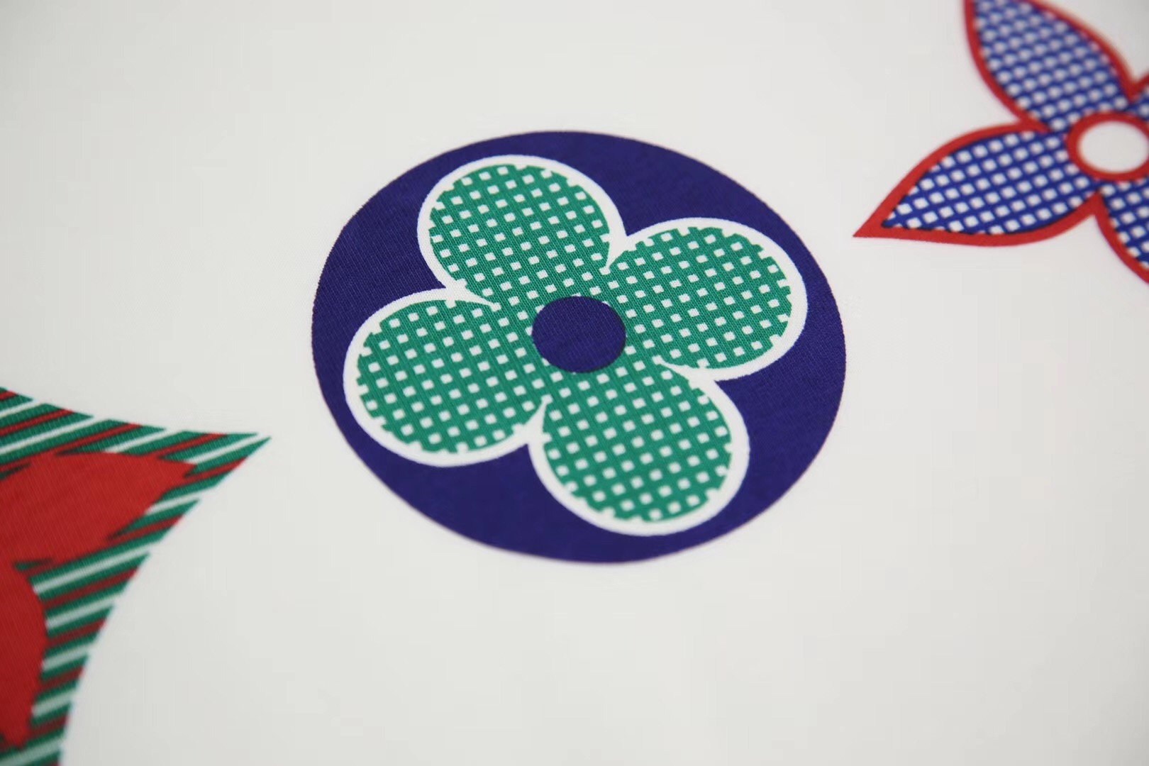 为什么微信上很多假冒老外骗人,微信上卖仿冒奢侈品