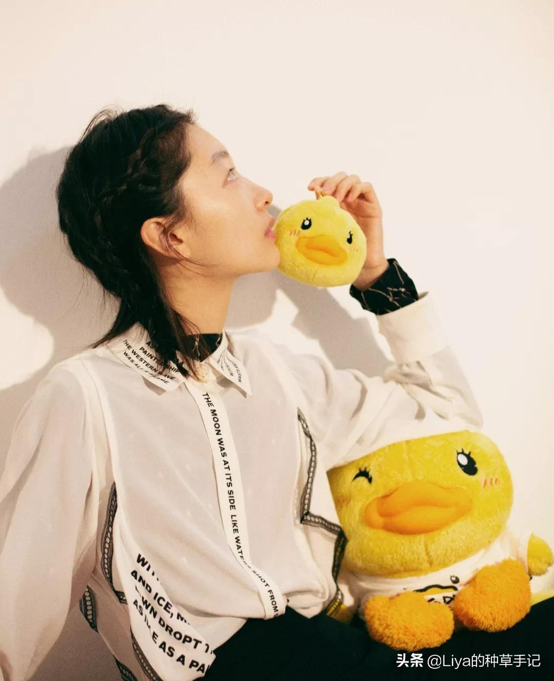 怎么不剪刘海却能拥有好看的刘海,不剪一次齐刘海不知道有多丑