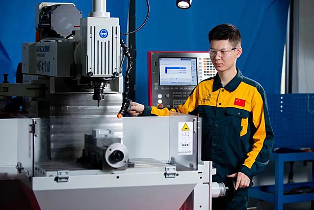 4年前，那个19岁荣获世界大赛冠军的技校生宋彪，如今怎样了？