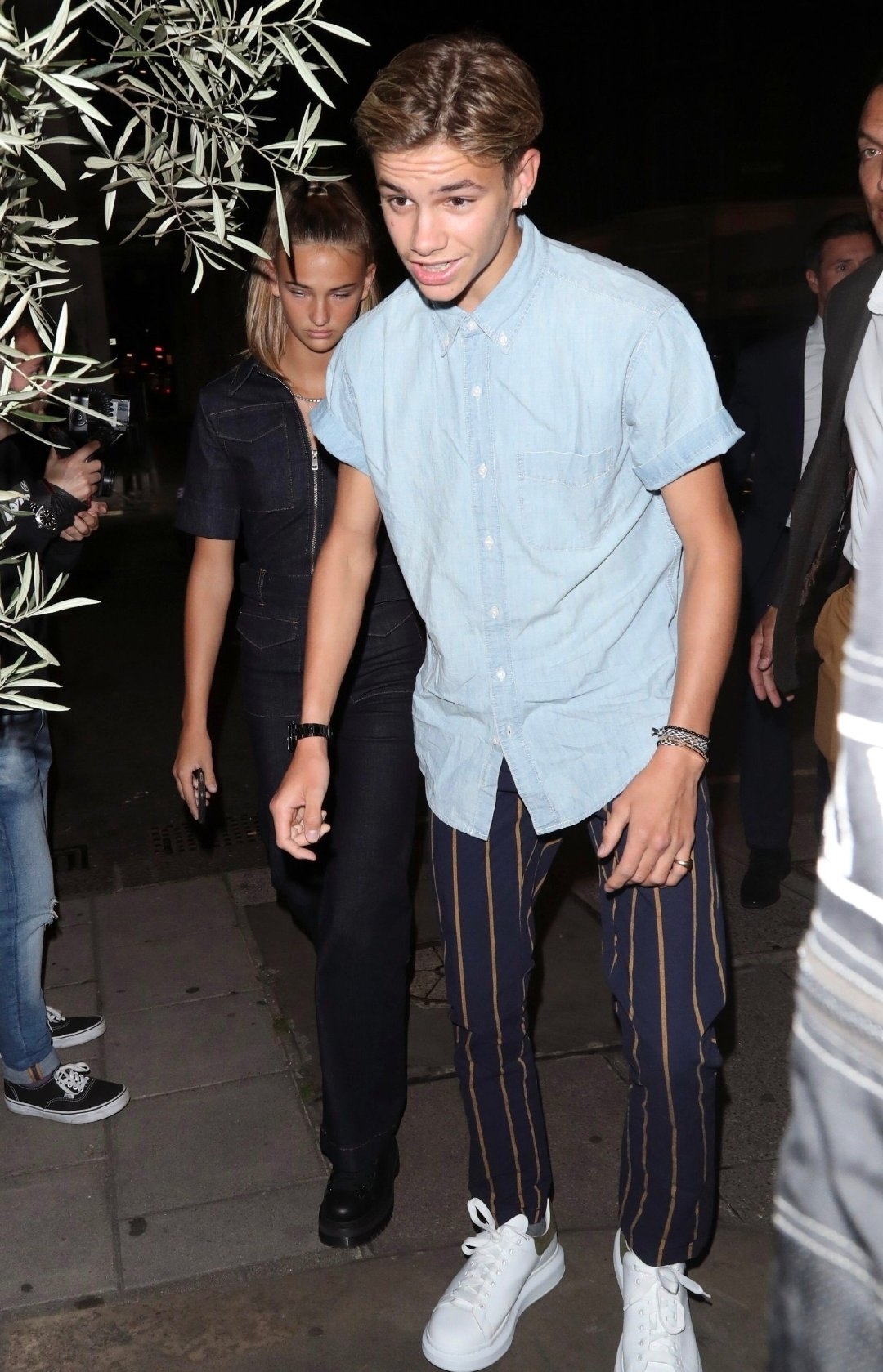 小贝全家助阵贝嫂,小贝二儿子罗密欧首秀