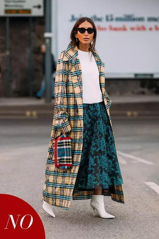 经典大衣的多种时髦穿法,裙摆大衣怎么穿好看