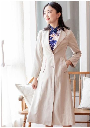 旗袍+风衣=2020年春天最优雅搭配，时髦又高级，再穿十年都不过时