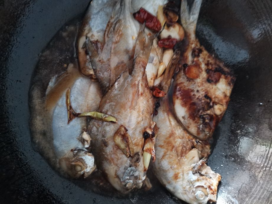 红烧白鲳鱼怎么去土腥味,红烧白鲳鱼干