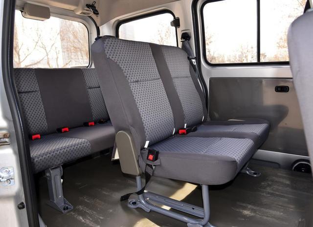 五菱之光v发动机好吗,17年的五菱之光v还能卖多少钱