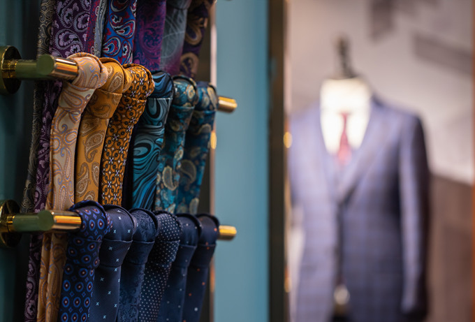 西服外套面料怎么选,西服套装定制什么面料最舒服