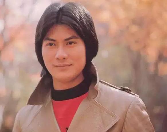 香港影坛大哥大邓光荣,邓光荣少年