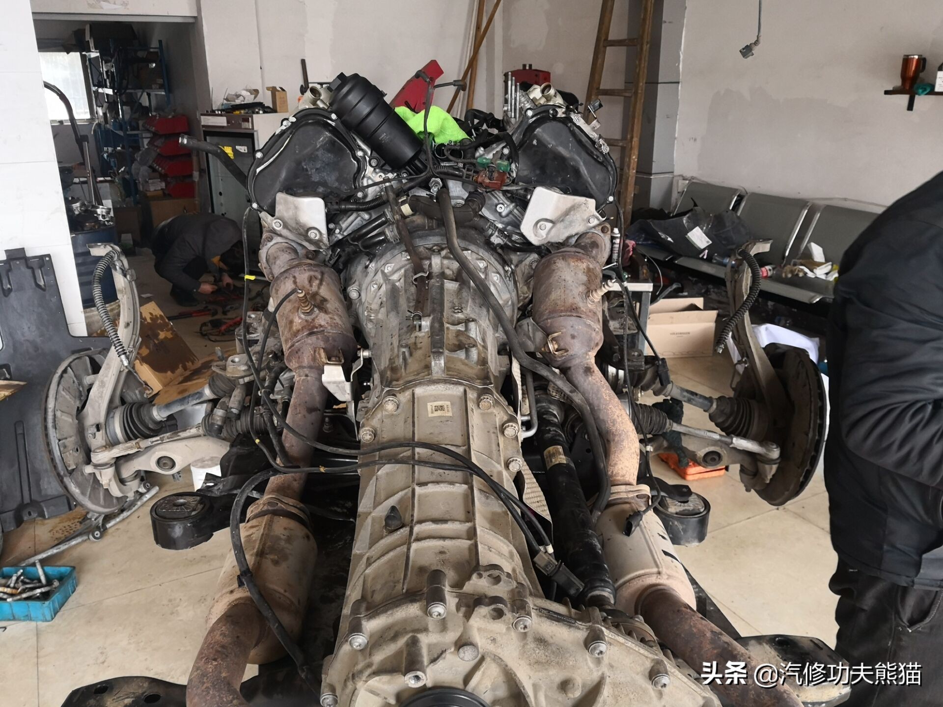 只因修烧机油却被人修到残废！4S拒修！一台奥迪Q7的重生路