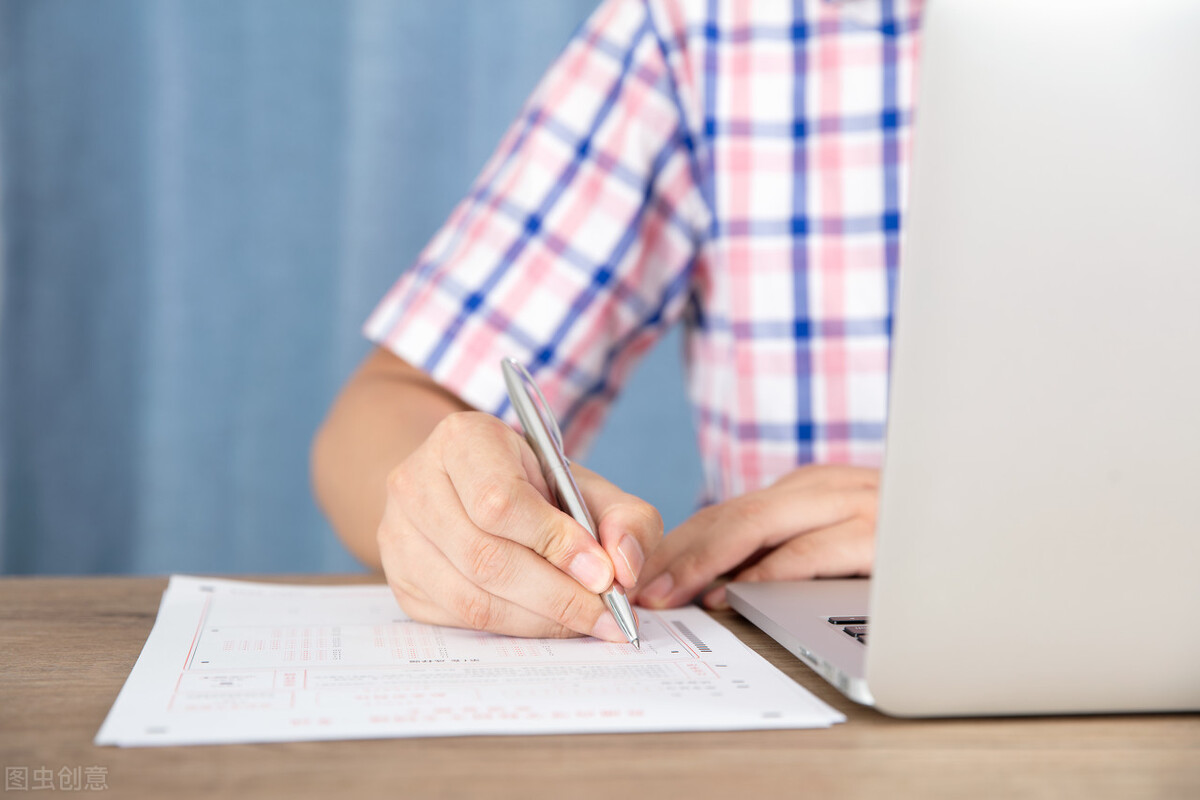 申论的答题思路与做题规范,申论的答题思路跟面试差不多吗