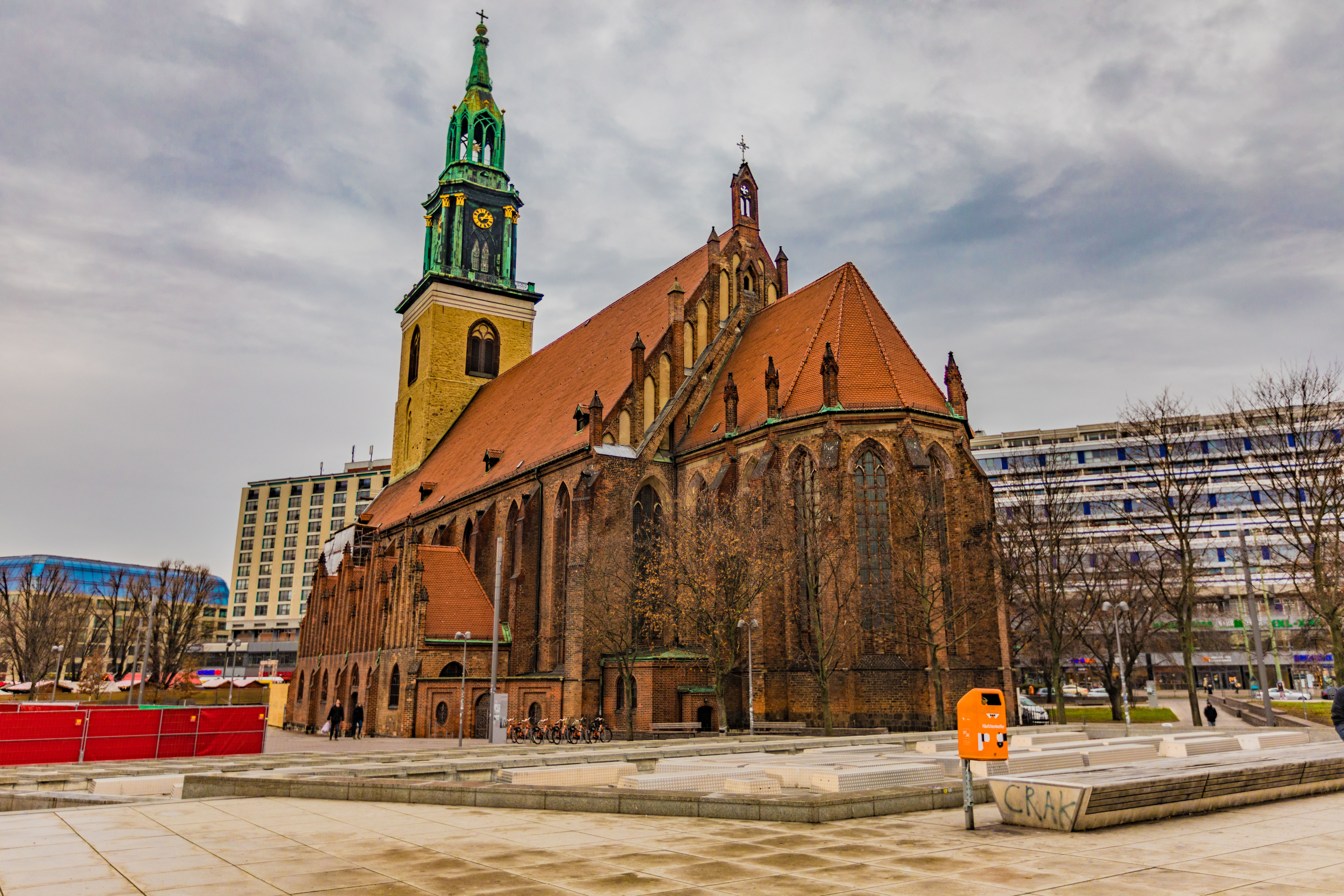 东方明珠和柏林电视塔的区别,柏林有哪些地标性建筑