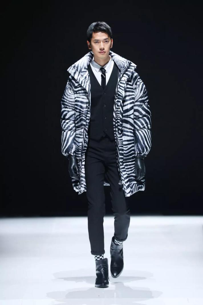 波司登米兰时装周杨幂李宇春,李宇春波司登同款