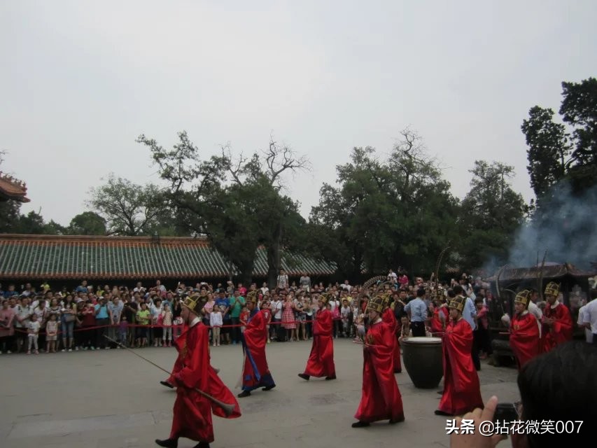 三孔孔府孔庙孔林一日游,孔府与孔庙孔林并称三孔