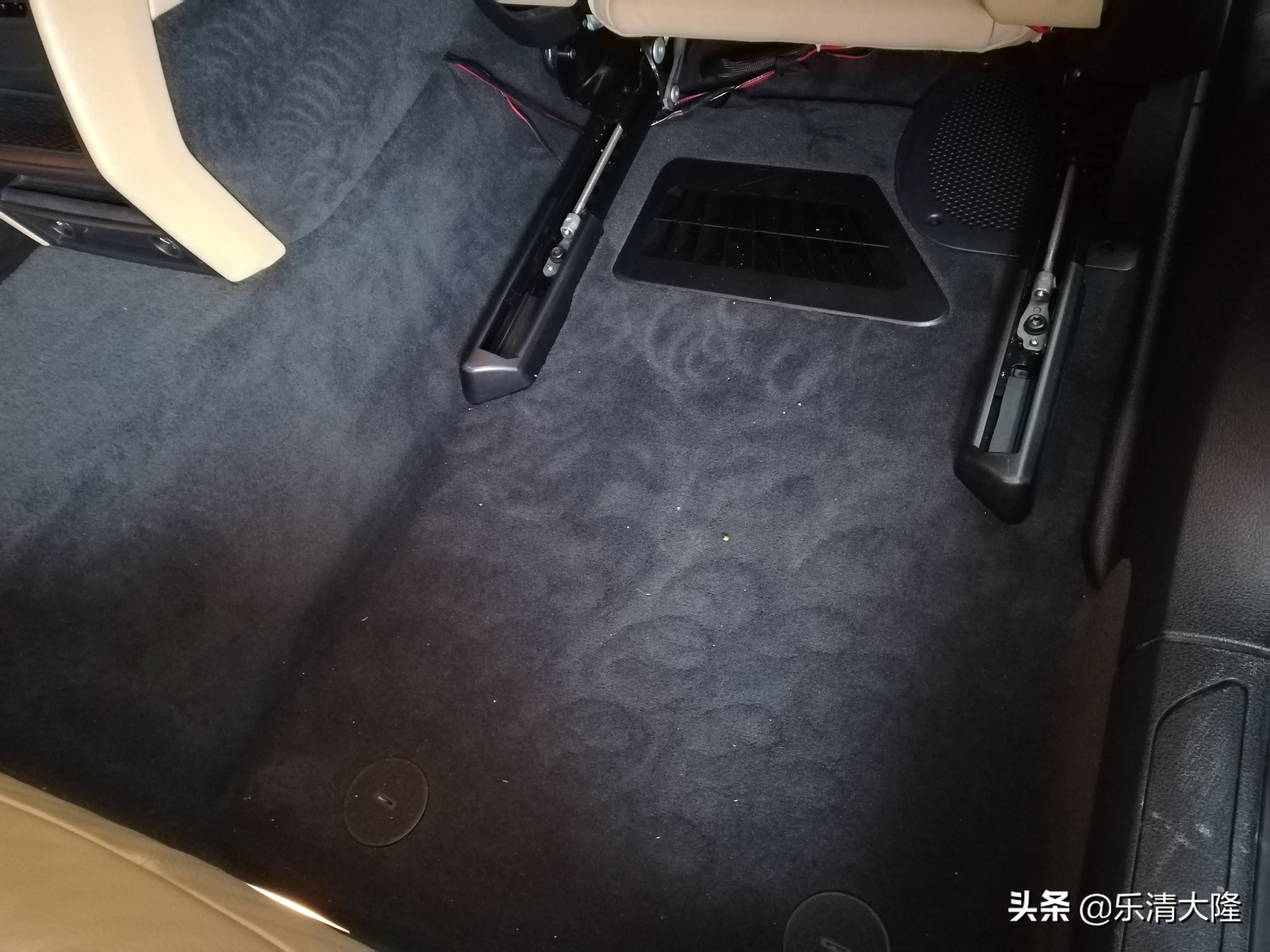 广州宝马7系内饰清洗,宝马7系发动机舱清洗