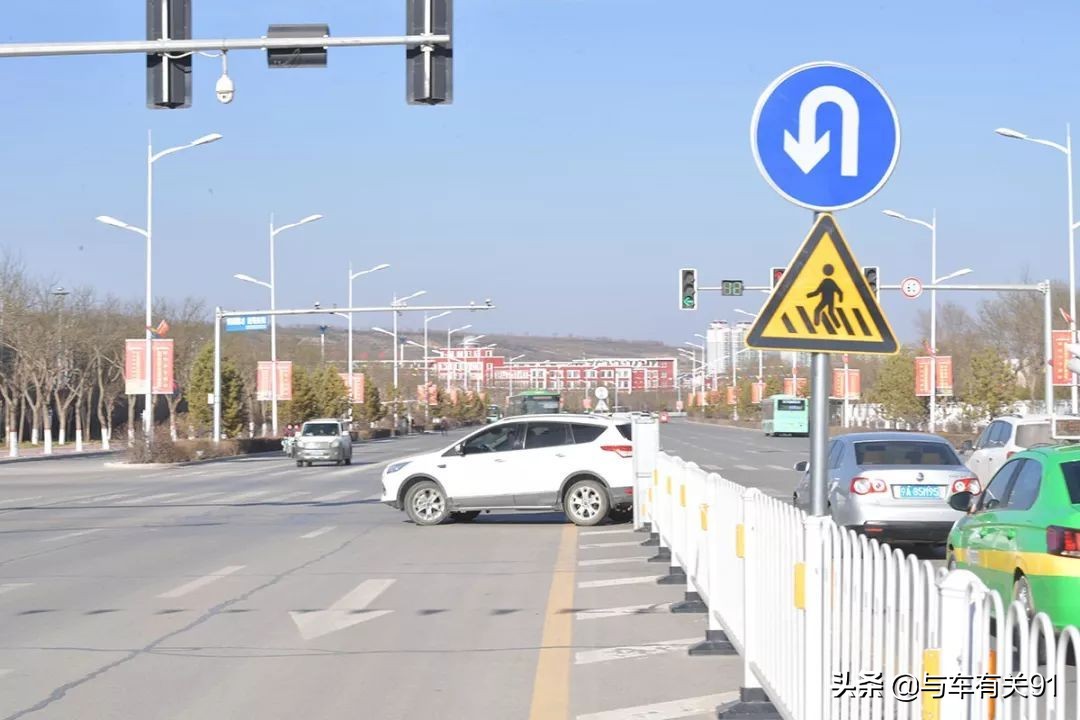 两车道左转弯的正确方法,双左转车道左转正确方法图解