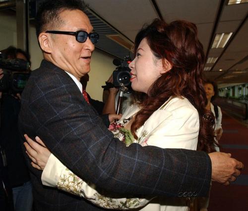 为啥李敖总骂余光中,怎么看待李敖说话的魅力