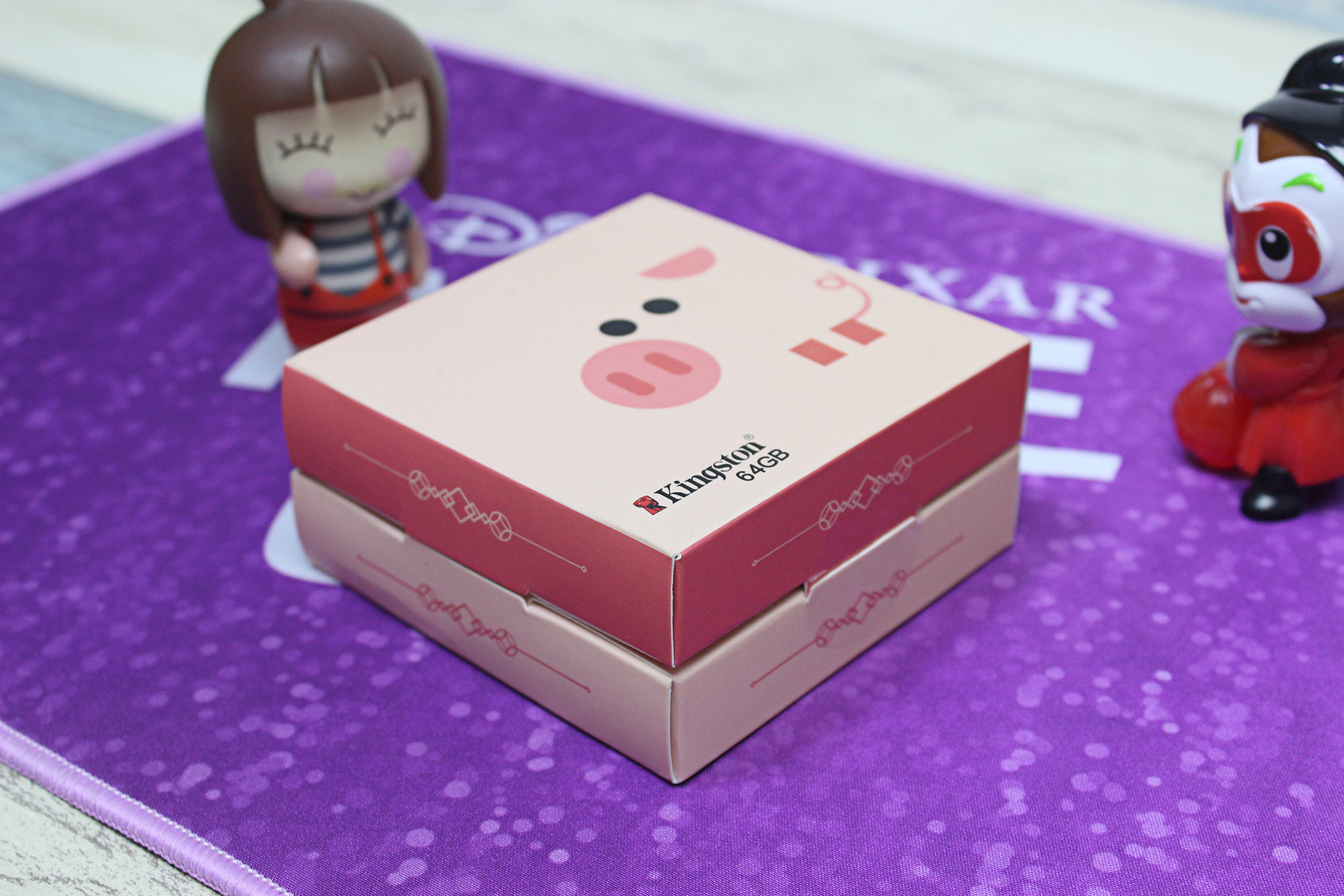 我不是佩奇，金士顿64G猪年生肖U盘悄悄萌到身边