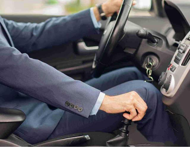 为什么自动挡没有手动挡耐用,手动挡为啥没人买