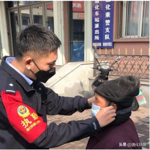 疫情防控民警坚守一线事迹,抗疫一线践行一名公安的初心