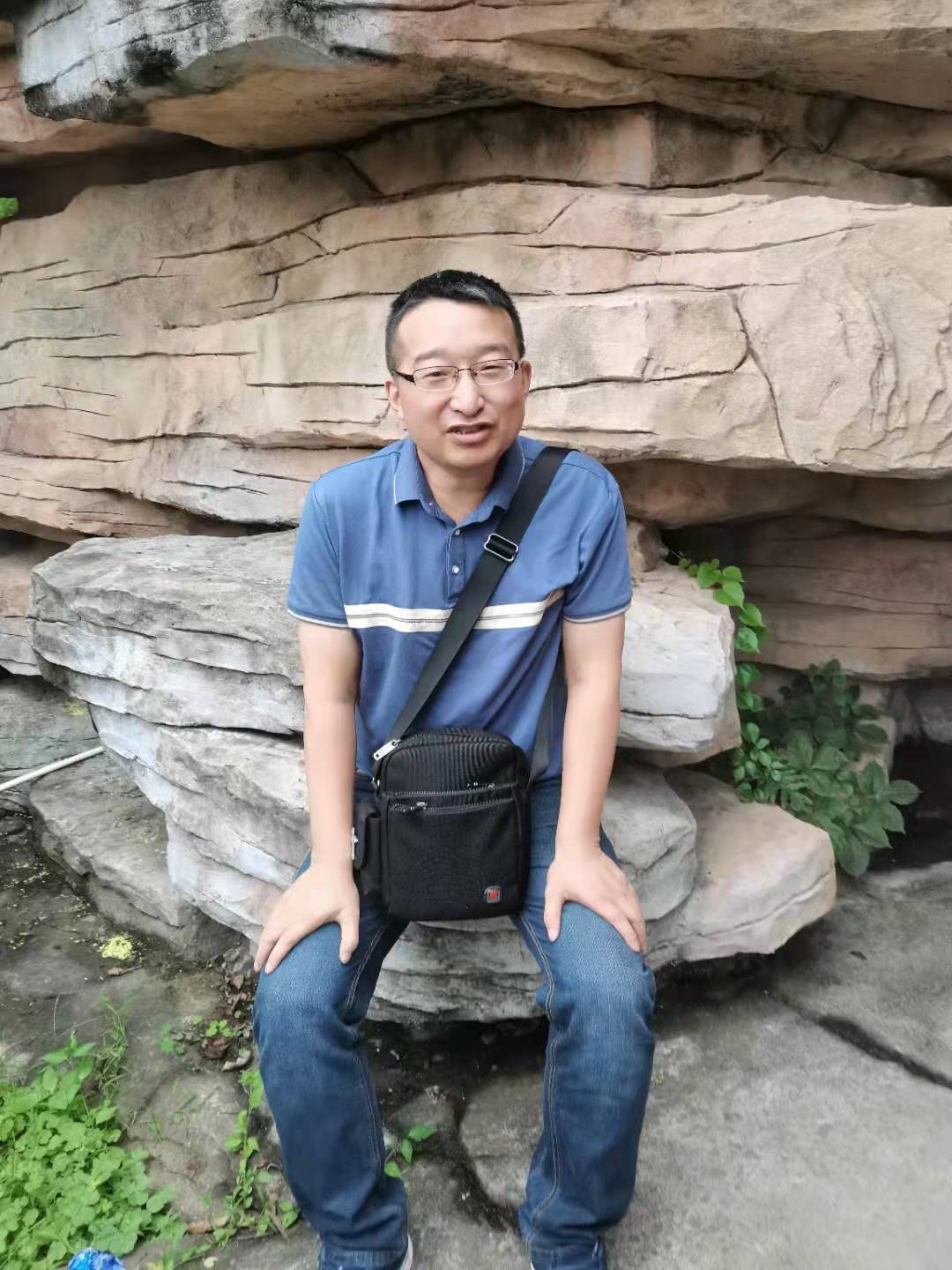 殷锡奎小说作品：鼻炎症患者