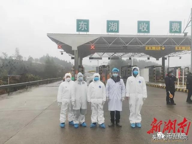 疫线风采疫情中的最美坚守 (绽放战疫青春疫情防控)