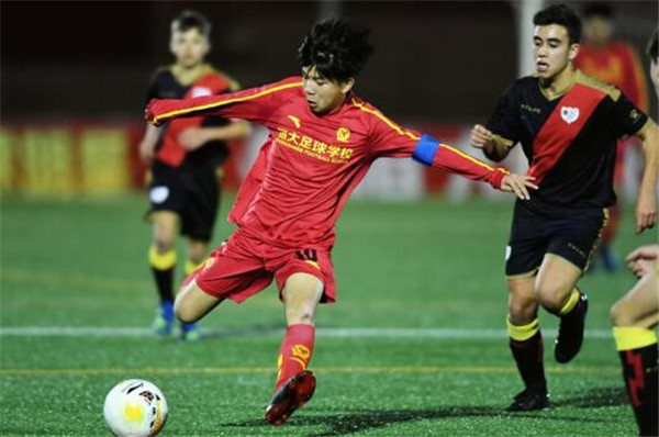 高规格高起点搭建赛事平台 恒大足校招生广纳明日之星