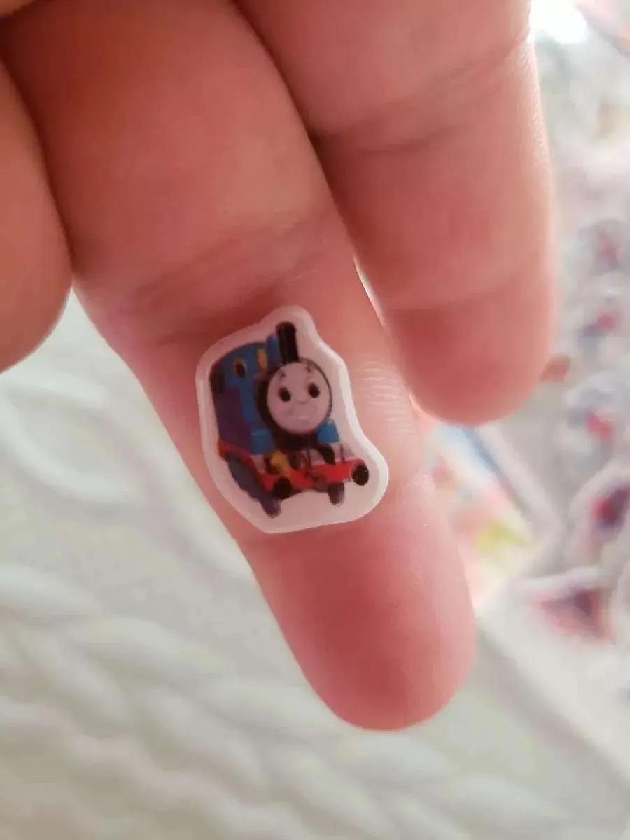 2岁宝宝误食贴画怎么办,8个月大宝宝误食小贴画咳不出来