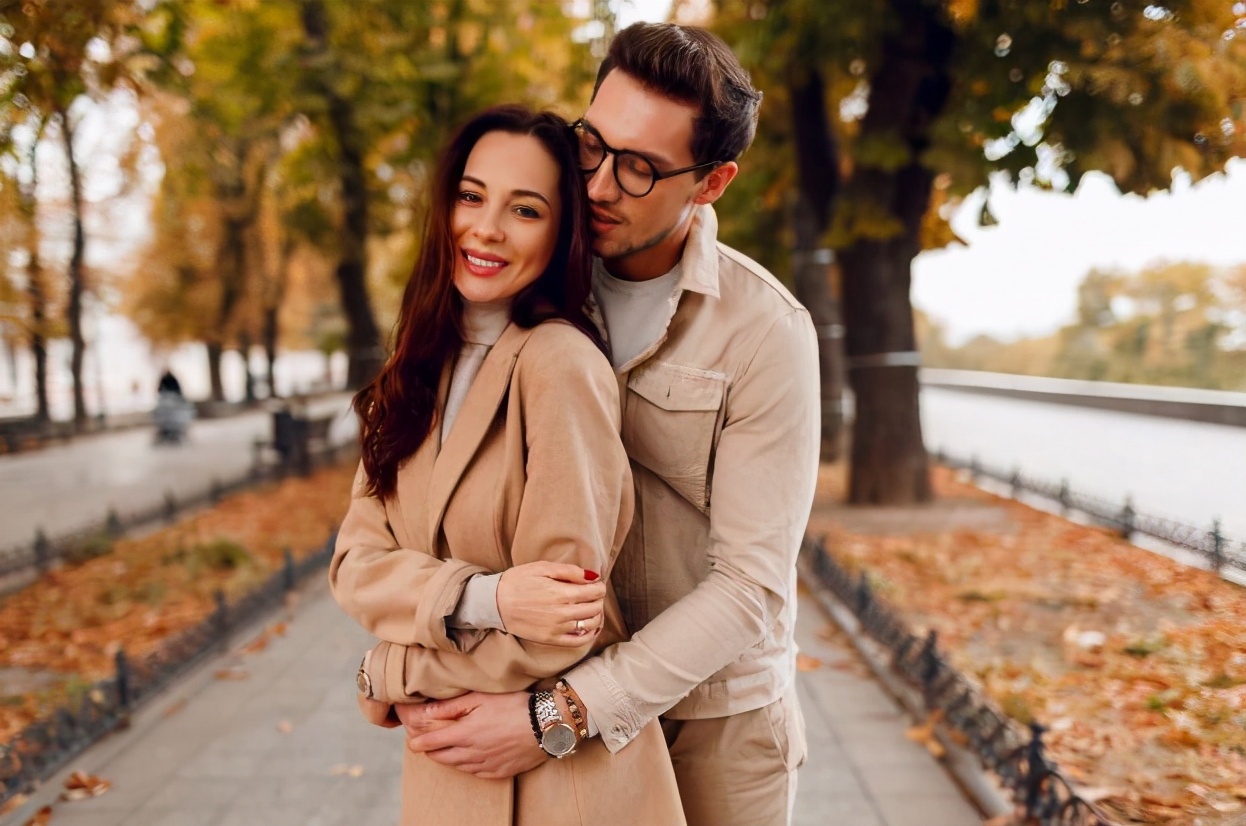 舍不得你女生完整版的,舍不得你女生版