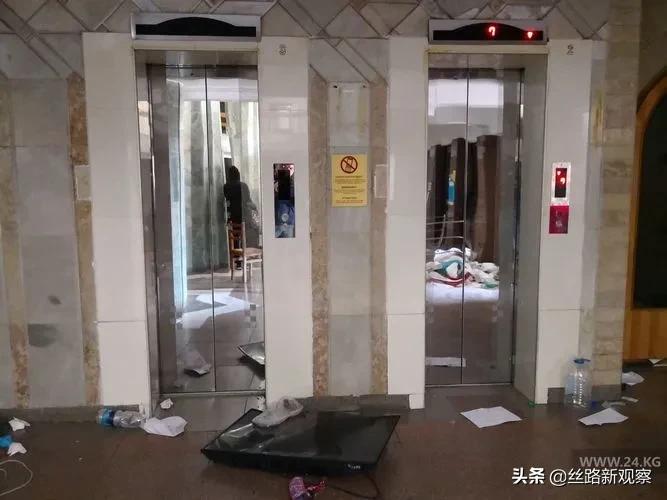 图集|骚乱过后,这还是象征吉国权力中心的“白宫”吗?