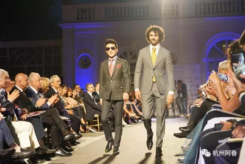 超百图再现2018年服装圈内那三十道靓丽风景……