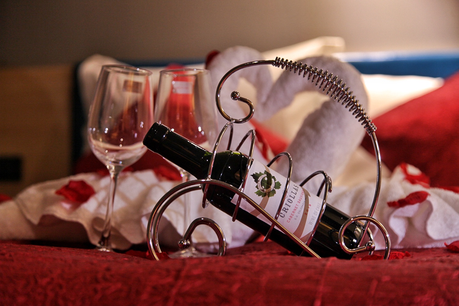 藏在百年工厂里的酒店，价格不到两百，含早，还送智利红酒