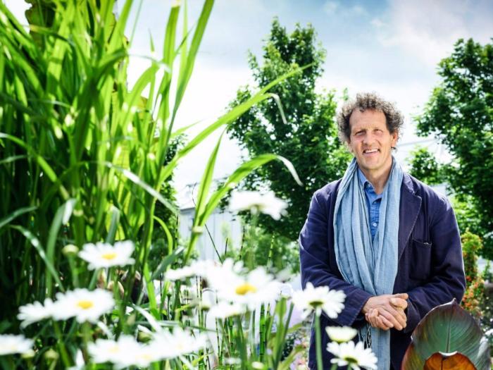 他经历破产、抑郁，却被植物治愈，成为BBC王牌节目主持人