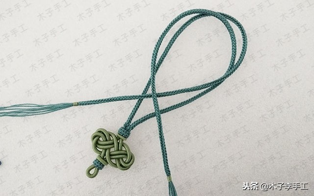 最新编绳带结花项链教程,项链绳中间花结教程