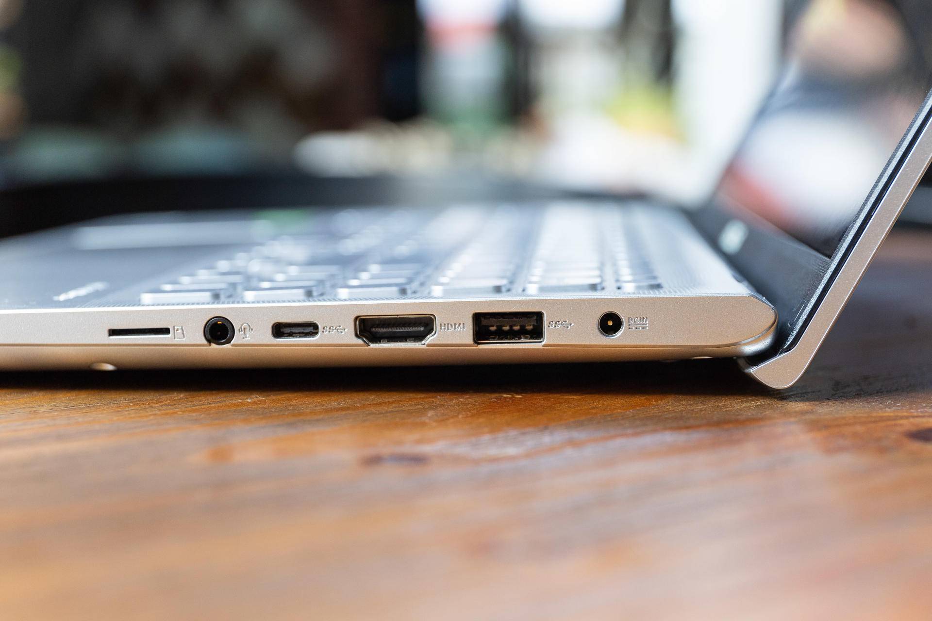 被薇娅推荐的高性价比入门轻薄本，华硕VivoBook15s太“香”