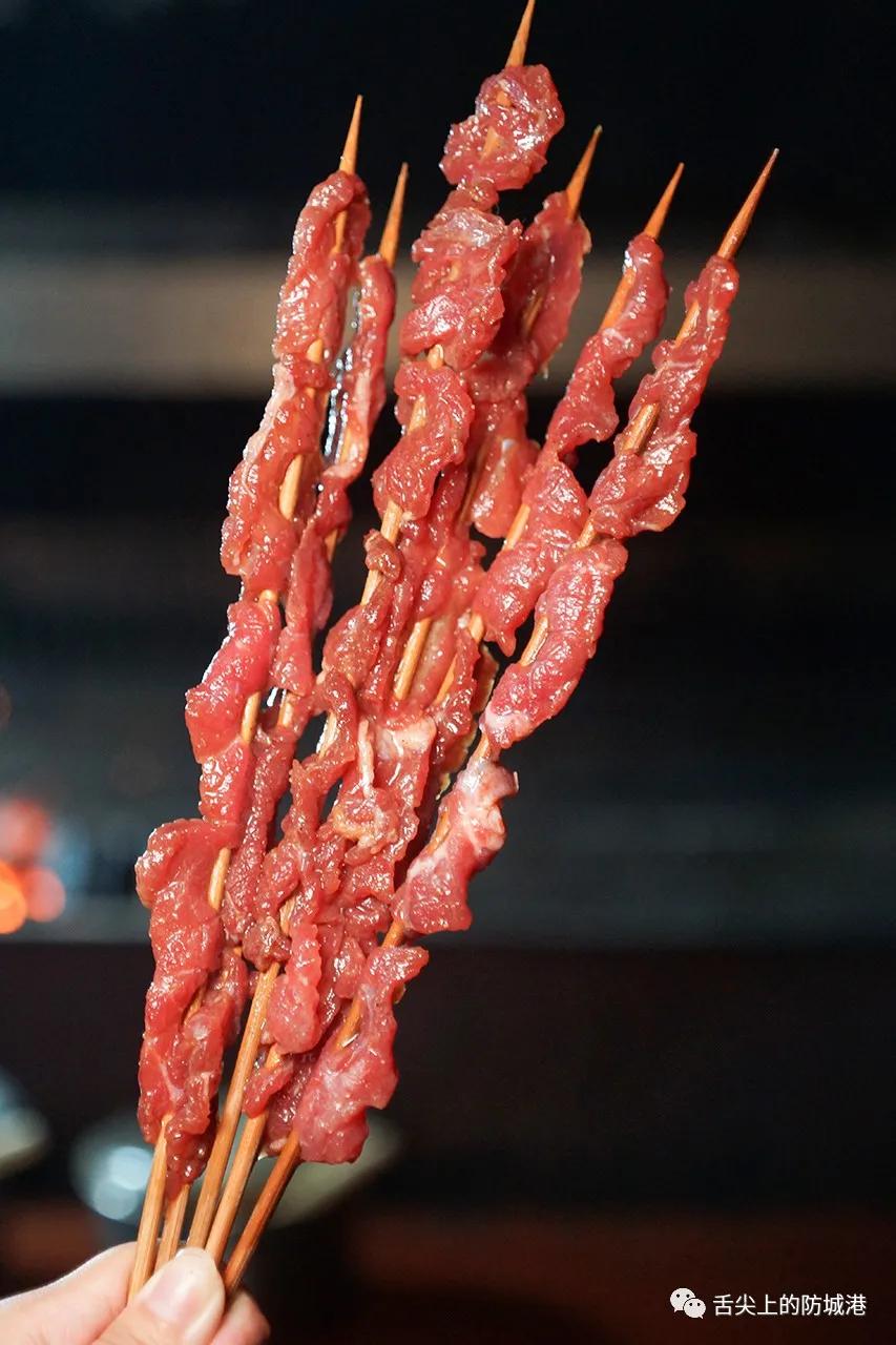 老板娘,生牛五成熟,果酱刷多一点