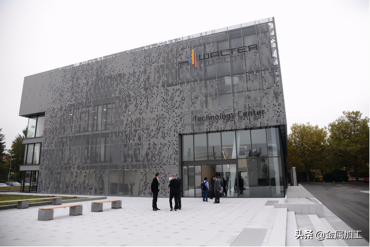 瓦尔特的改变和执着,瓦尔特重新踏上了他的旅程