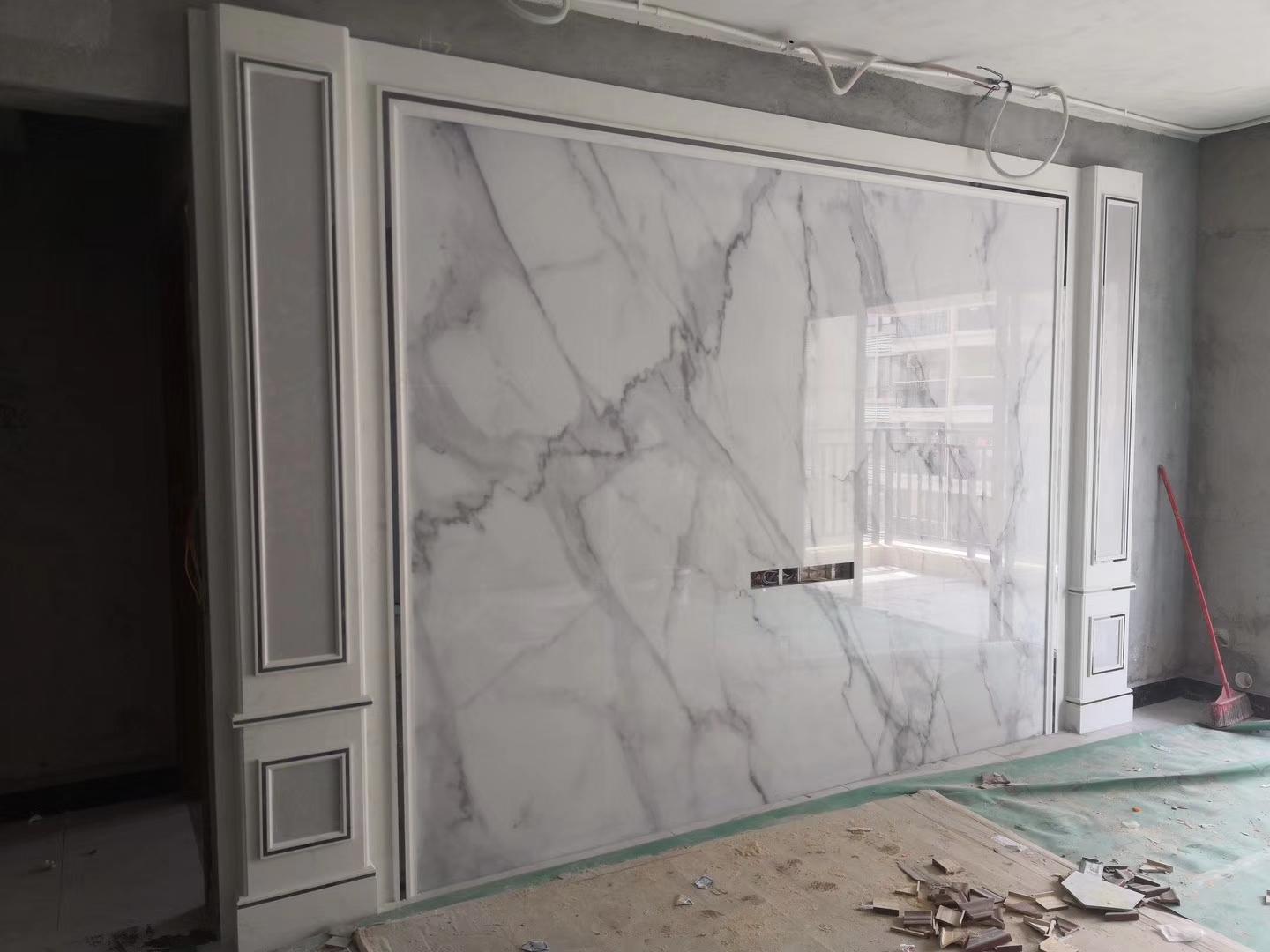 金属线造型电视背景墙,隐形门背景墙加金属线效果