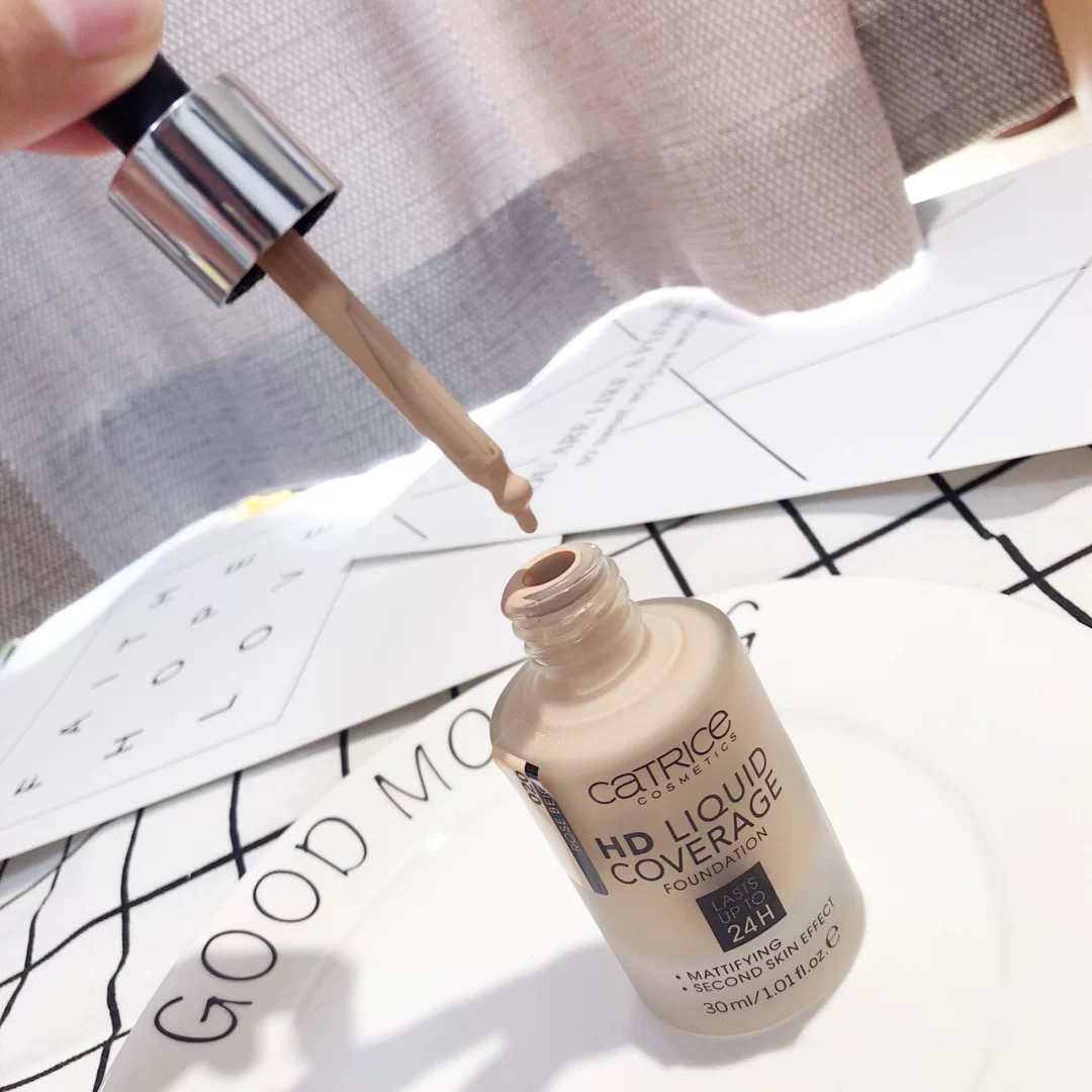 别听网红吹什么“平替”，这5款粉底液拔干又浮粉，真买了个寂寞