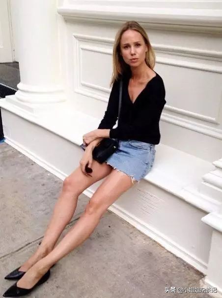 v领毛衣慵懒风显白显瘦,显瘦又百搭全靠这件v领毛衣