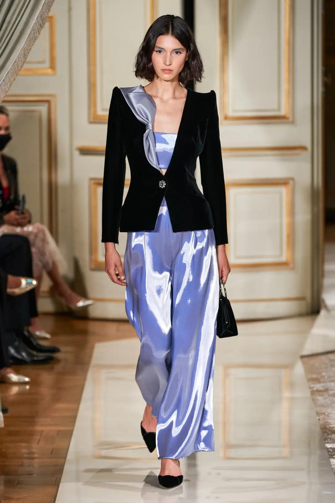 女明星红毯造型少不了它？网友：论优雅，还得是Armani的设计