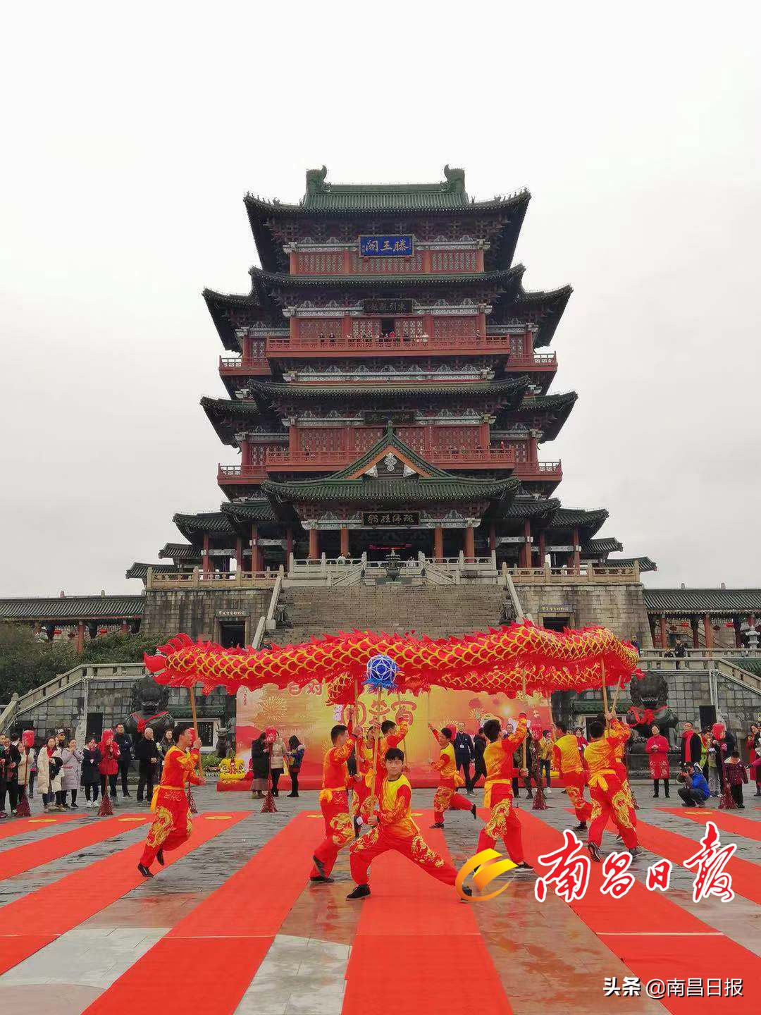 猪八戒背媳妇的场面,猪八戒船上背媳妇的视频