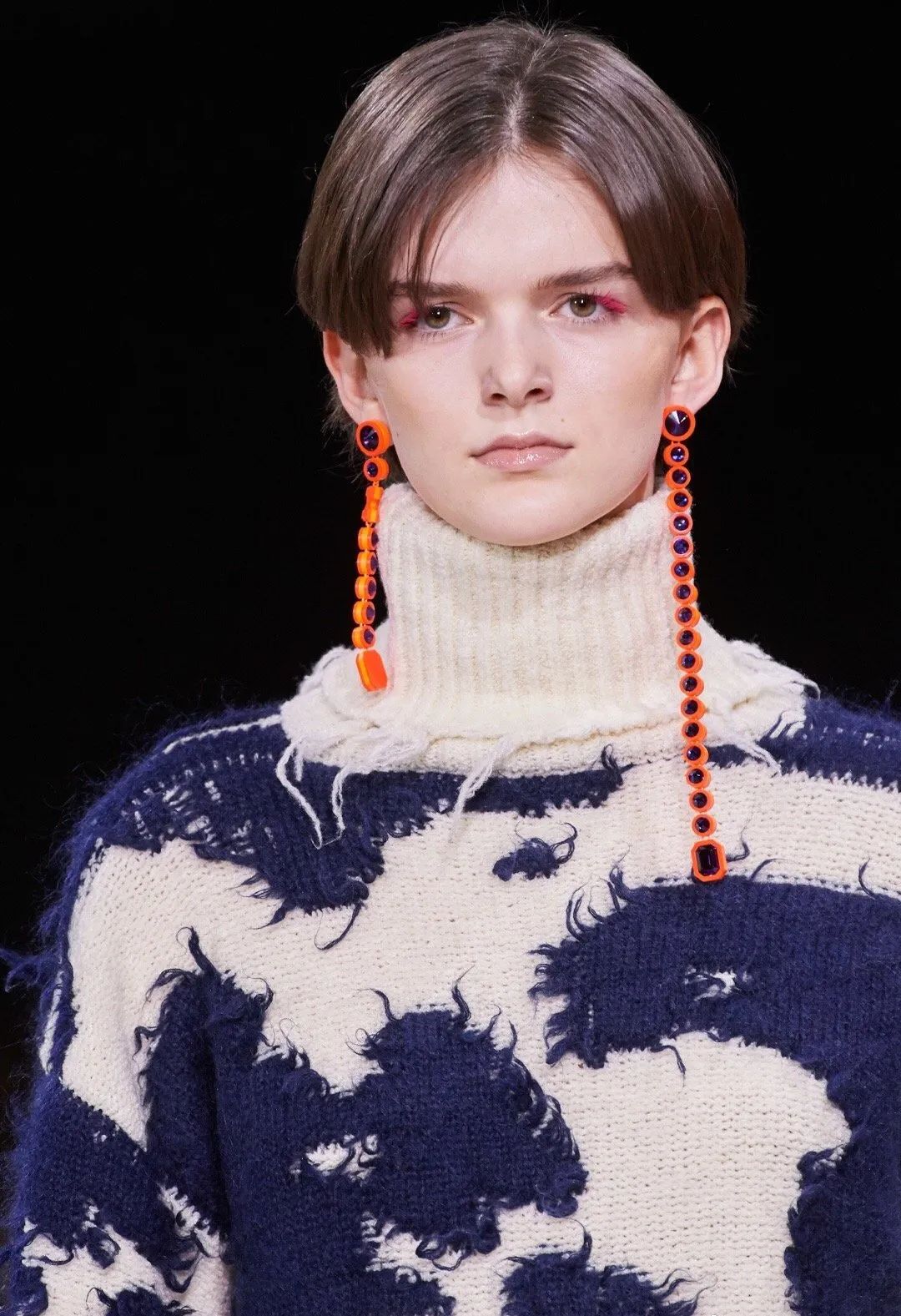 珍珠耳钉优雅永不过时,经典大方的耳钉