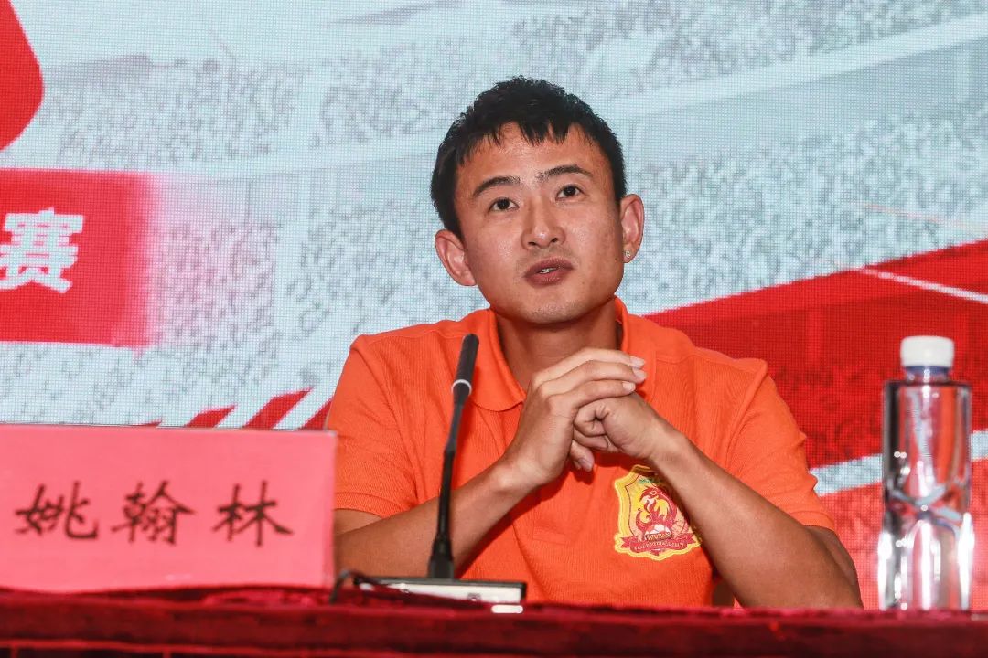 “龙腾凤起品味绿茵”潜江龙虾武汉卓尔橙白对抗赛将于7月2日举办