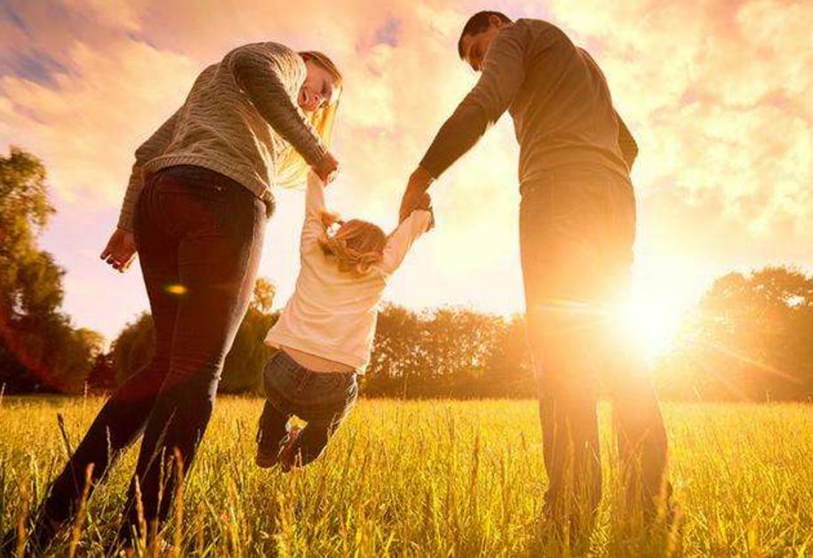 两岁小孩子特别犟应该怎么教育,孩子很犟父母怎么教育