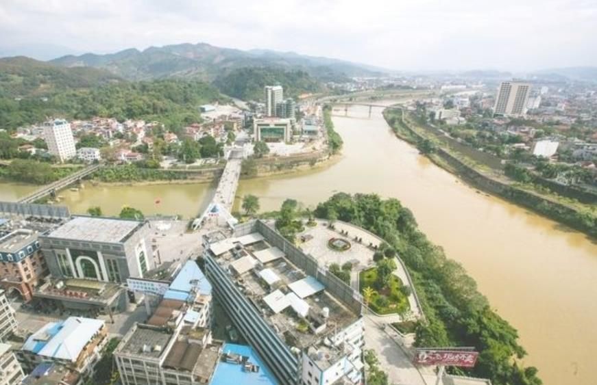 云南哪个地方可以看到越南的城市,云南边境靠越南城市有哪些
